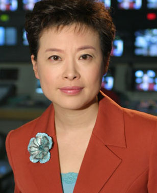女,39岁,北京电视台科教节目中心副主任,《法治进行时》栏目监制,主持